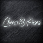 " Cheese & Kisses" LED Neon Schriftzug - NEONEVERGLOW