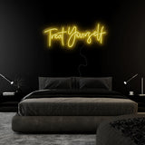 "Treat Yourself" LED Neon Sign Schriftzug - NEONEVERGLOW